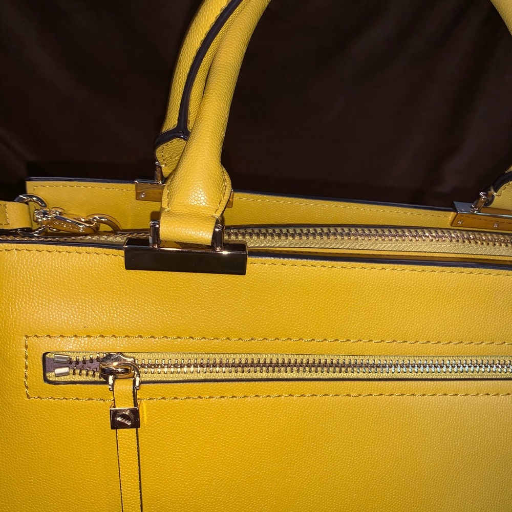 Henri Bendel Bag - Picture 3 of 8